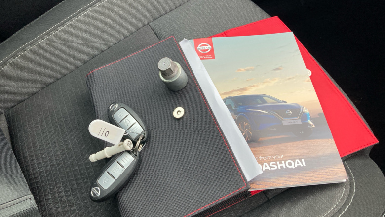 Nissan Qashqai 1.3 DiG-T MH N-Connecta 5dr Petrol Hatchback